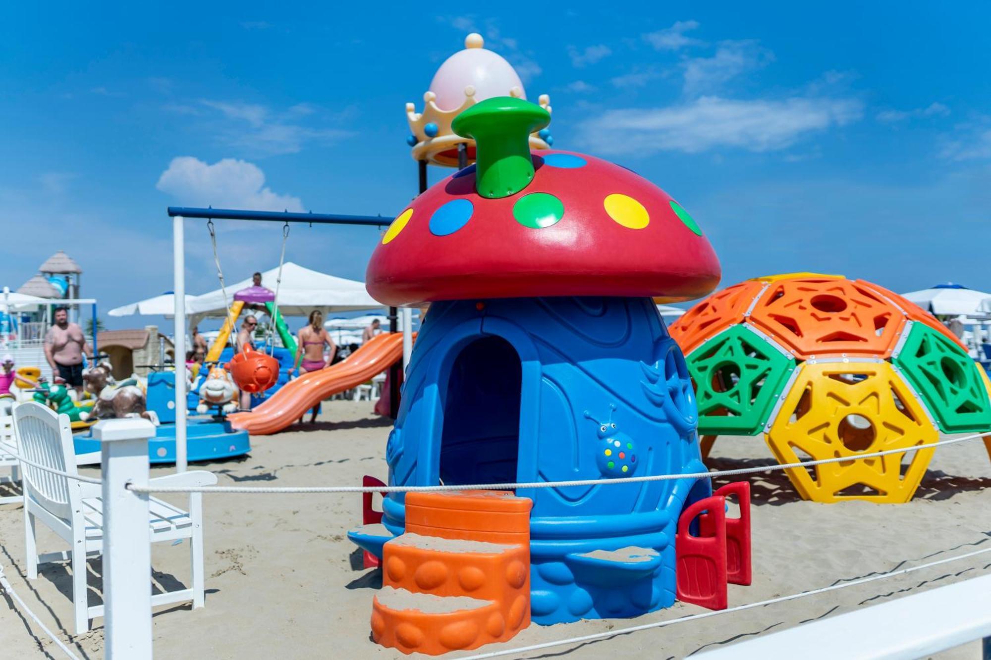 Baby Family Hotel Alda Amelia Cattolica Esterno foto