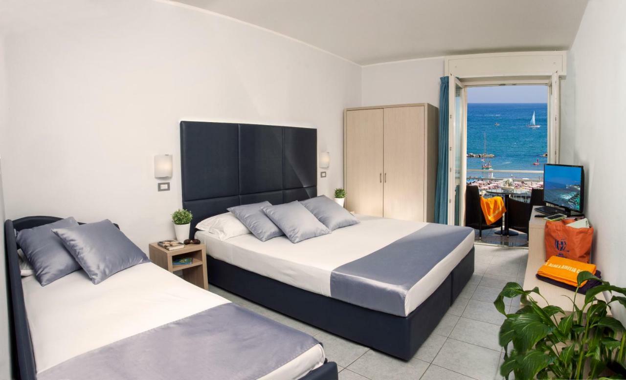 Baby Family Hotel Alda Amelia Cattolica Esterno foto
